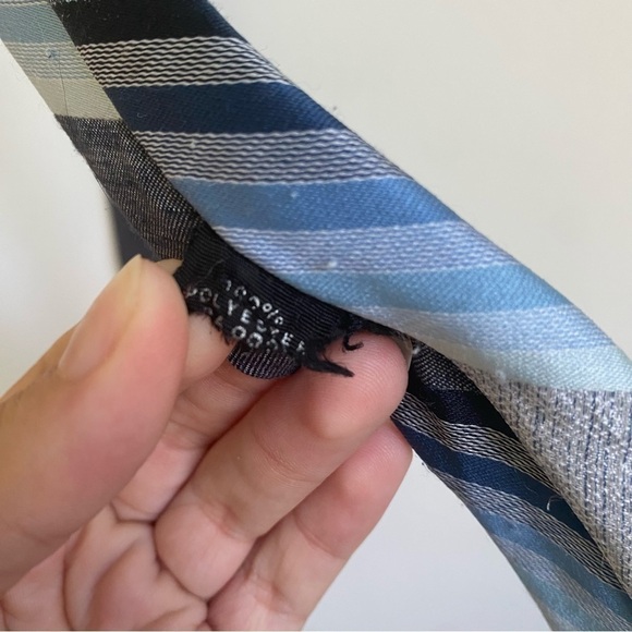 Vintage Christian Dior Monsieur Tie in Diagonal Blue Shades - Picture 8 of 8